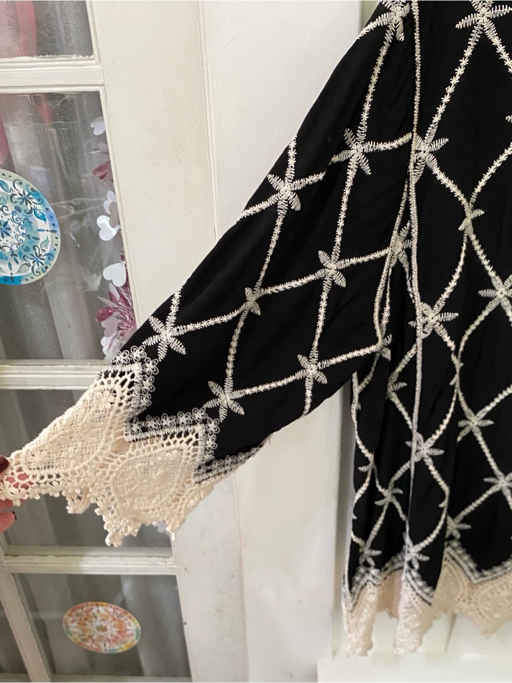 Cato Black Tunic with Cream Crochet Trim - Picture 4 of 6